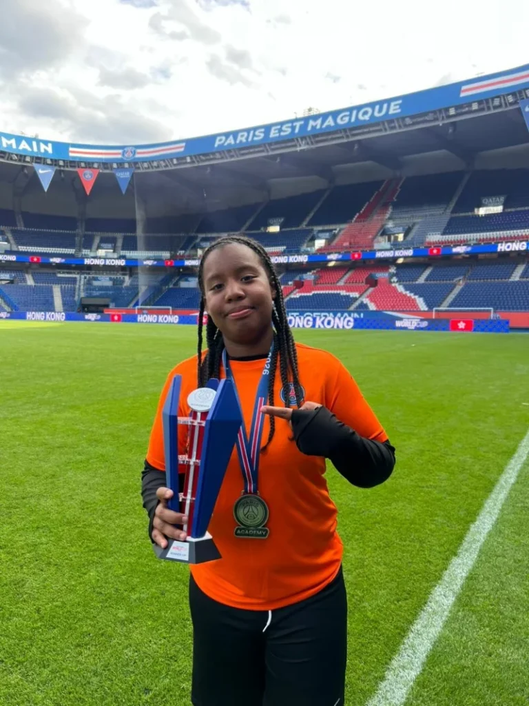 Lola Icaze porte les couleurs de Saint-Paul sur le podium mondial du football
