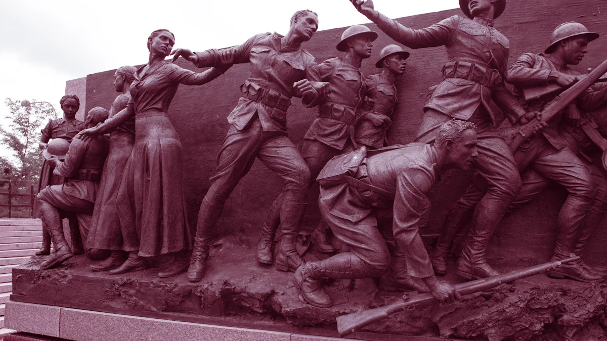 Détail d'une sculpture monumentale en bronze évoquant la mémoire historique et la lutte pour la liberté.