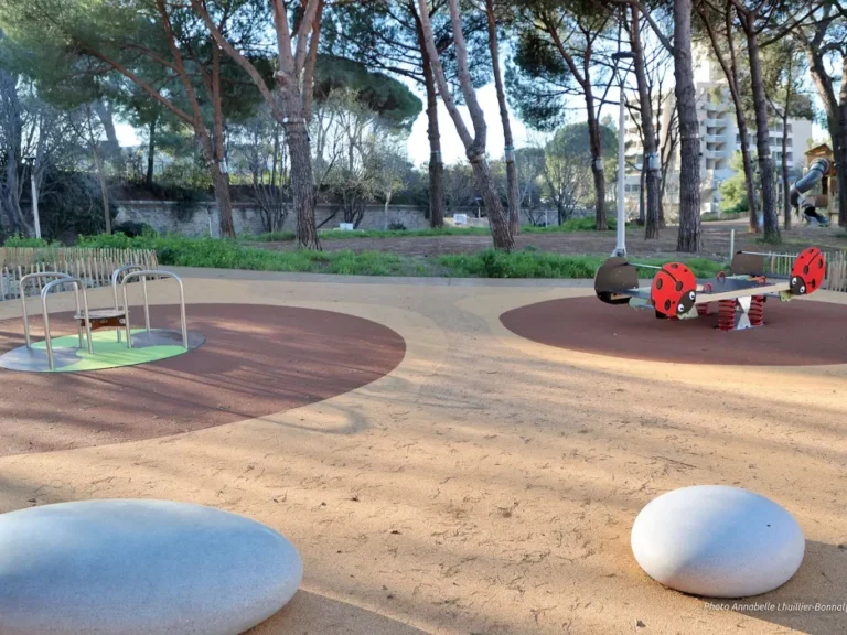 Toulon : le Parc des Lices s'agrandit d'un hectare de nature inclusive