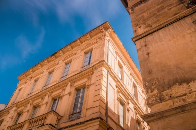 Un duplex à 200 000 euros rue Favart mis en vente à Avignon