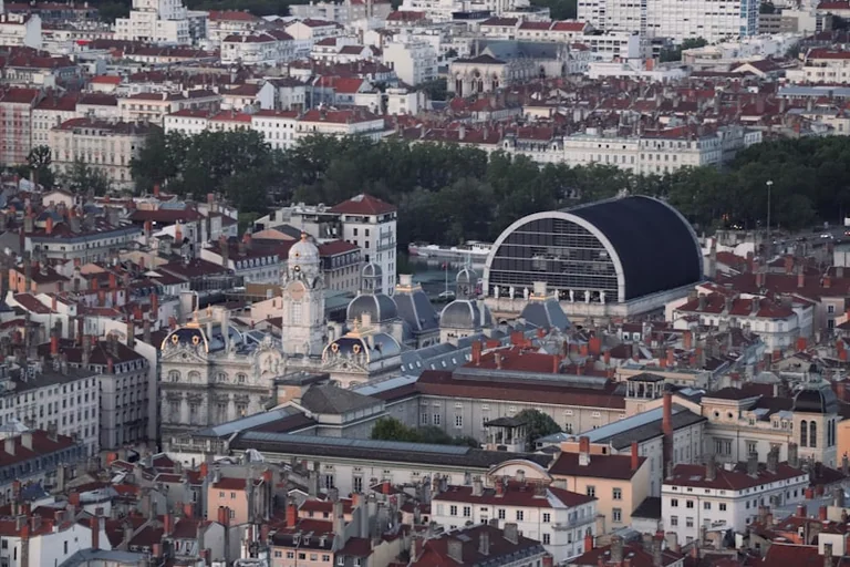 À Lyon, un recours gratuit quand une démarche bloque: les informations pratiques