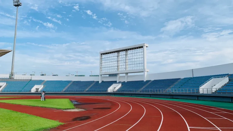 À Saint-Denis, une échéance pour reprendre le sport