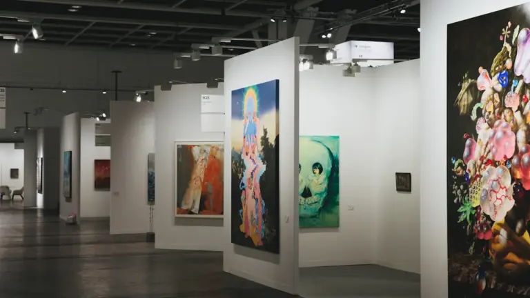 Une visite gratuite de l’exposition “Arts Modestes” à Cherbourg