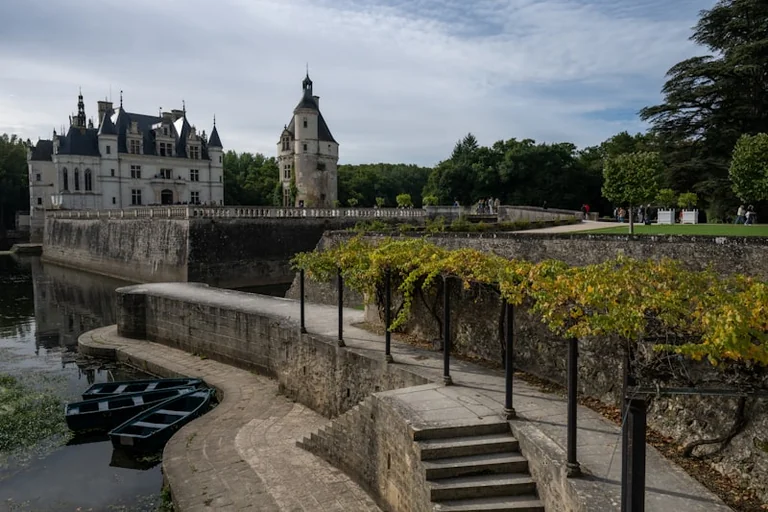 Une escapade sur la Loire : découvrez Orléans en toue sablière