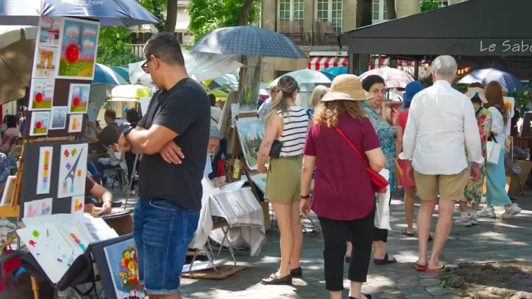 Vid’boutik à Nîmes : deux jours de bonnes affaires en centre-ville: ce qu’il faut retenir
