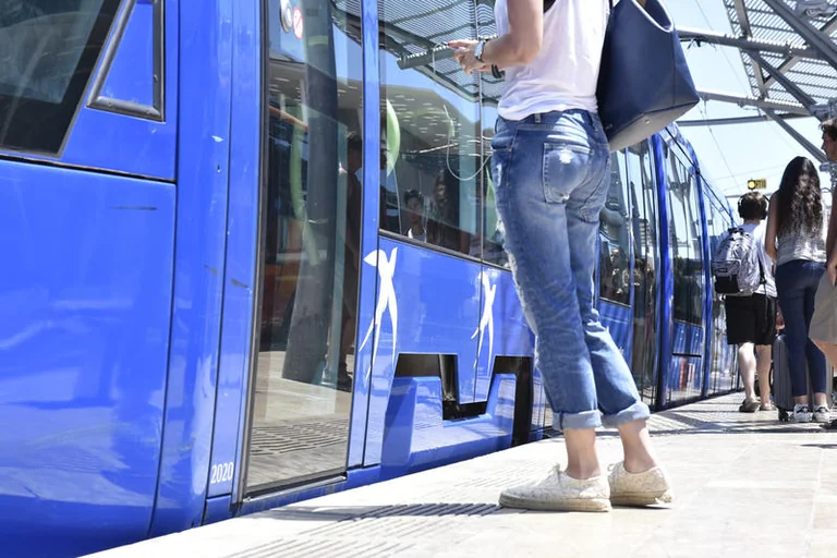 Voyageurs hors métropole : comment utiliser le réseau TaM en 2026