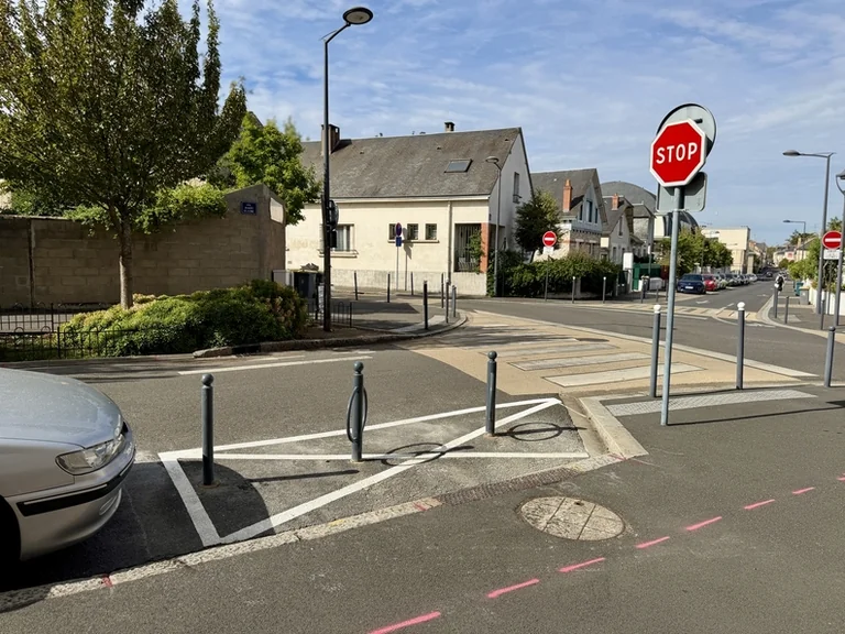 À Orléans, le stationnement recule près des passages piétons